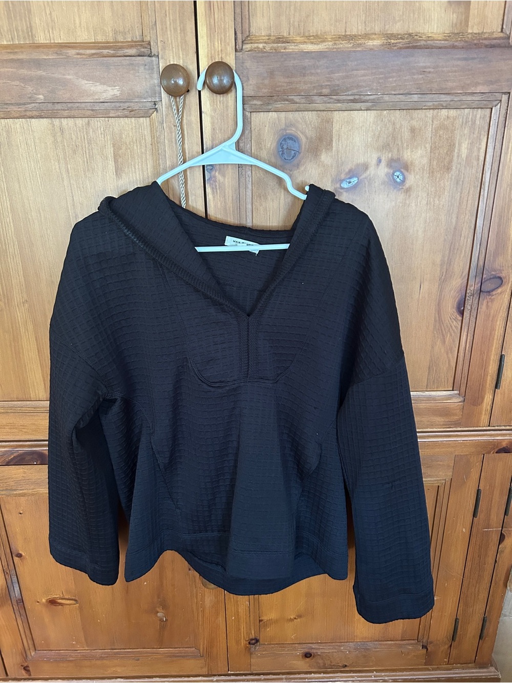 Max Studio Black Textured V-Neck Hoodie